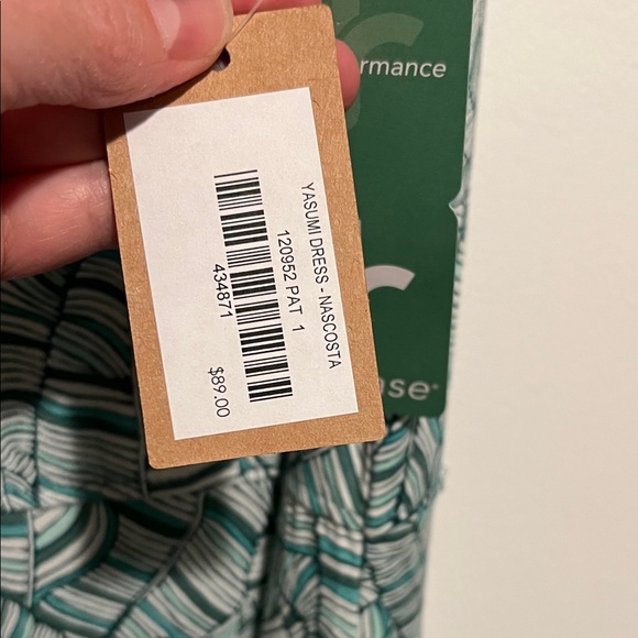 Title Nine Green and White Geometric Dress - Picture 4 of 10